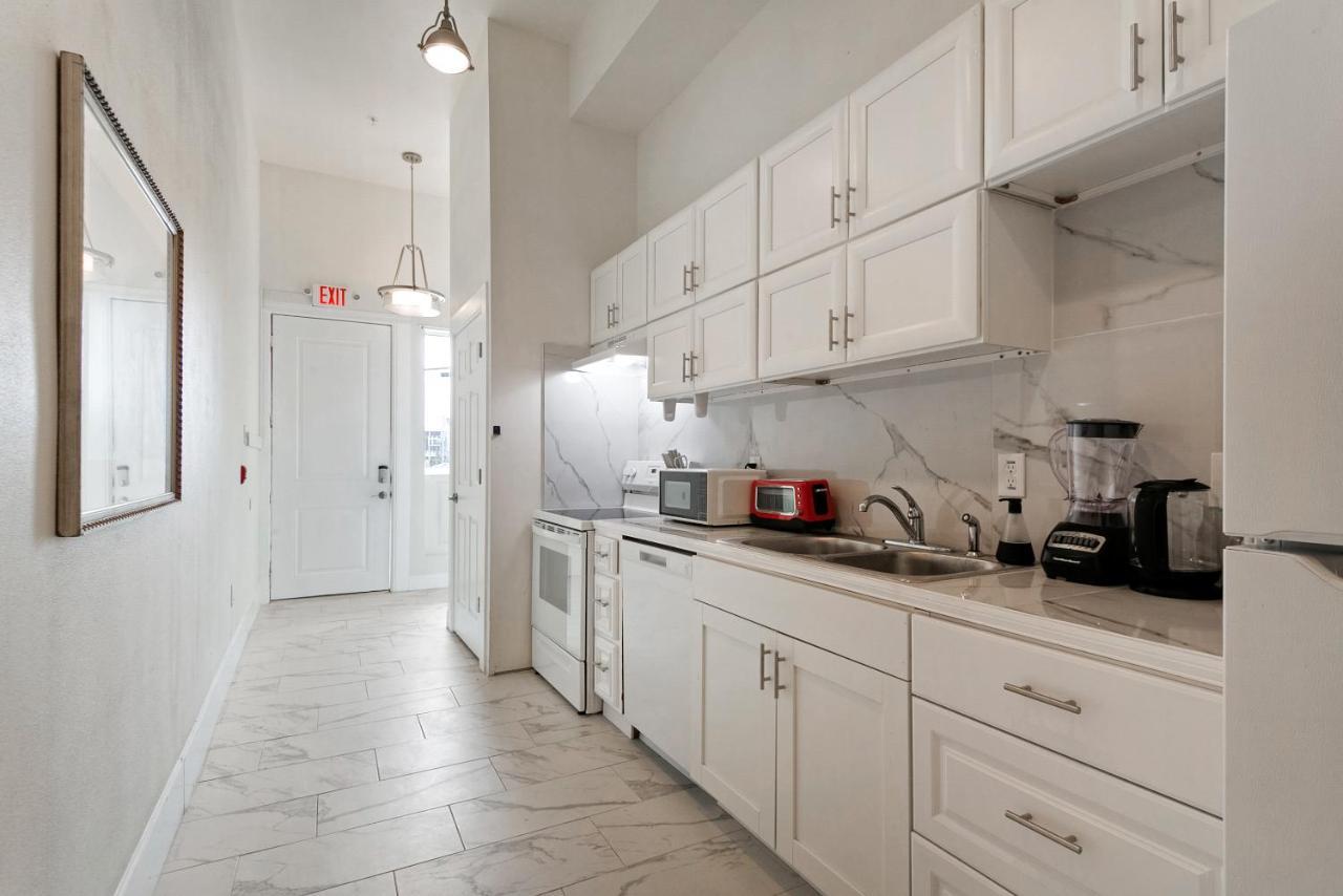 Breathtaking Condos Near French Quarter Новый Орлеан Экстерьер фото